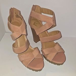 New Report Platform sandal, size 11, 5-inch block heels, old rose color